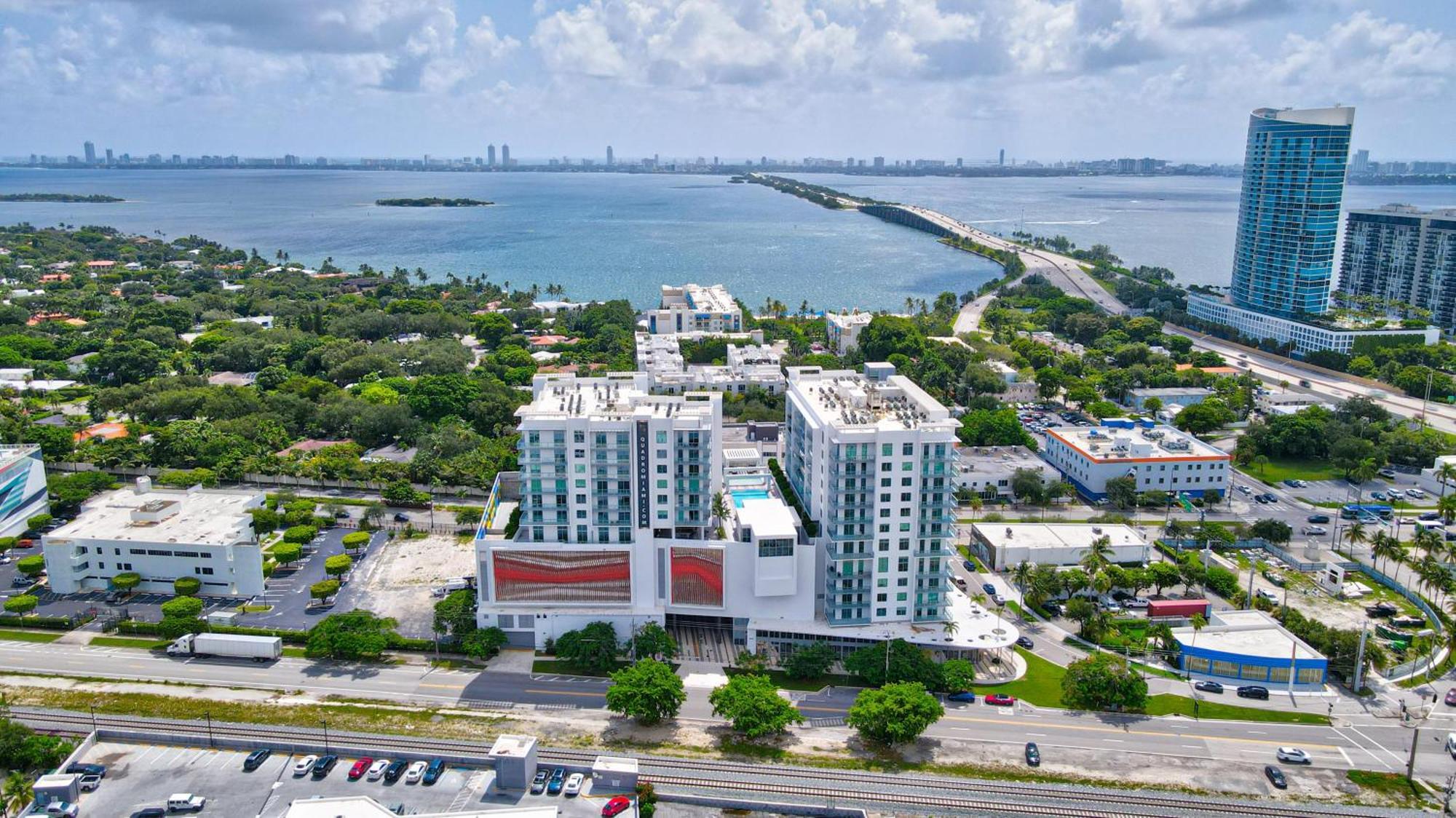 Apartment 3900-502gj Design District, 2 Bedrooms & 2 Bathrooms